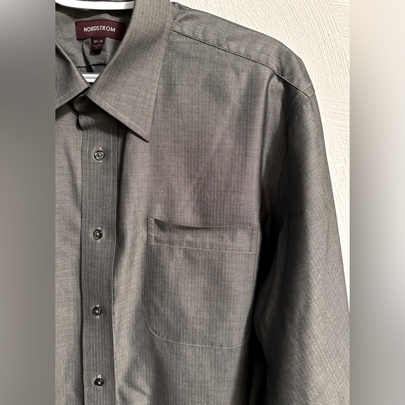Men’s Nordstrom Button Down Dress Shirt - Picture 4 of 5
